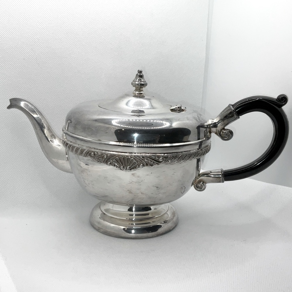 Silverplate 1930’s Reproduction L‎ Bros. Old English Teapot.